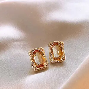 Maillard Brown Stud Earrings, 2026 New Collection — Light Luxury, Premium Feel, Vintage Style, Elegant and Unique Ear Jewelry