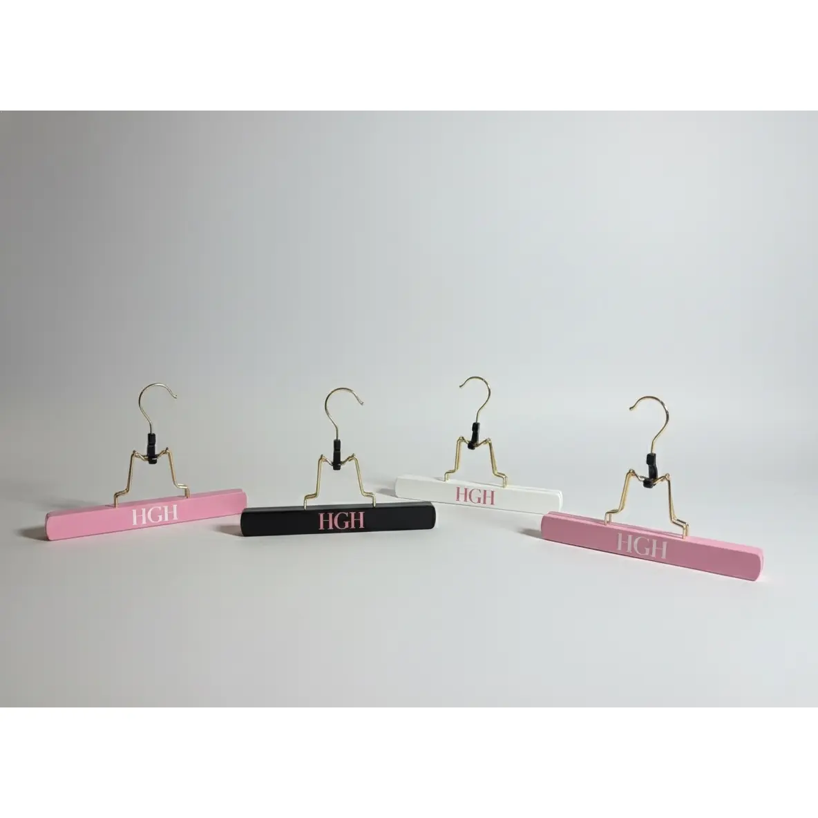 HAIR EXTENSION HANGER HAIR EXTENSION HANGER