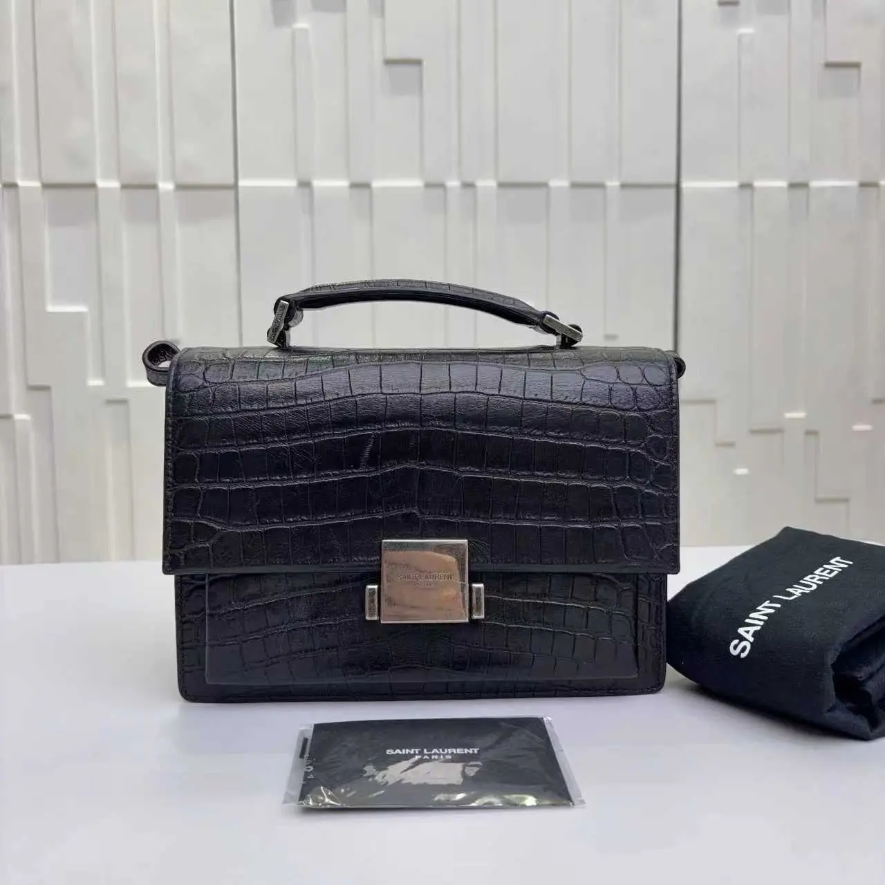 Pre-owned Yves Saint Laurent Leather Shoulder Bags G8051216 Vluxury