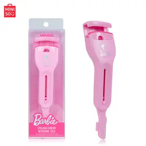 1PC Barbie 2-in-1 Mini portable eyelash curler pink eyelash curler beauty tool makeup suitable for girls to carry with them when going out, a must-have for Halloween and Christmas