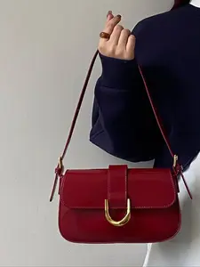 Retro  fashionable one-shoulder underarm bag, metal buckle one-shoulder baguette bag, simple and classic, available in black and red, suitable for office workers, daily commuting, shopping and dating, etc.