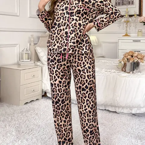 2-piece set full of brown and yellow leopard print long sleeved pants, soft and comfortable, skin friendly and smooth top, small pocket button closure, butterfly bow adjustable waistband, suitable for all seasons home, casual wear, Loungewear, pajamas