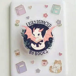 Fantasy Dragon Reader Kindleholder – "Easily Distracted By Books" Cute Animal Grip, Pastel Winged Dragon, Magneticphonegrips for Bookworms, Fantasy Gift