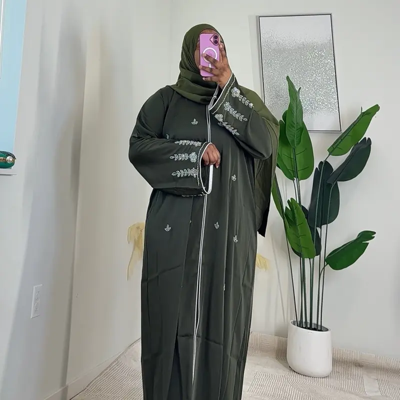 Abaya Set - Elegant Green Abaya with White Embroidery and Zipper Detailing for Modern Style