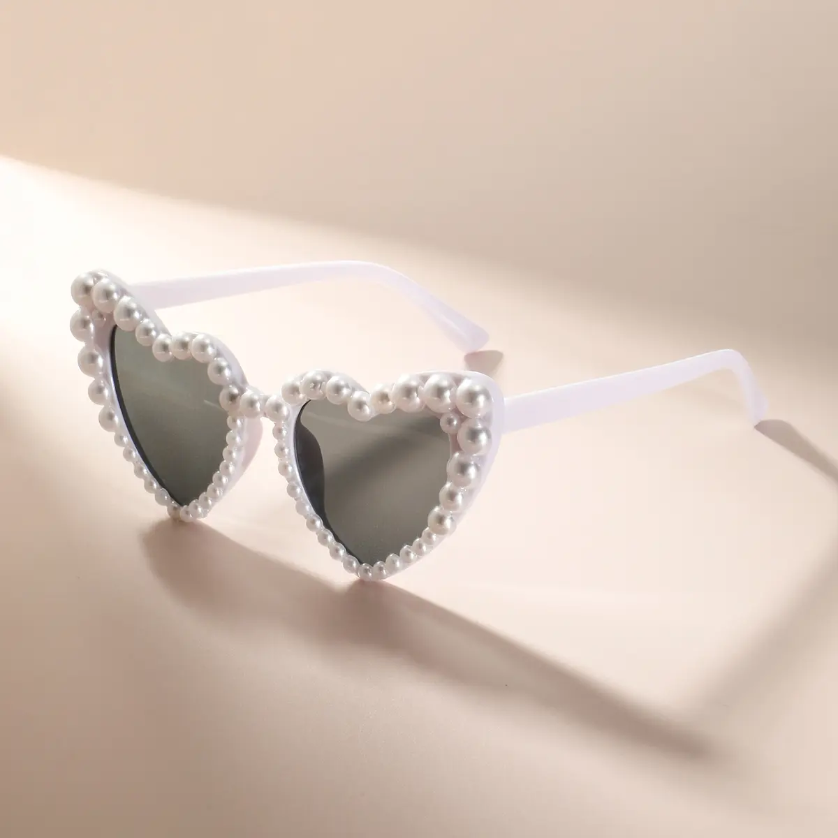1 pair of women's PC new fashion large frame heart-shaped pearl glasses European and American trendy cool Y2K peach heart party beach social media influencer street fashion glasses