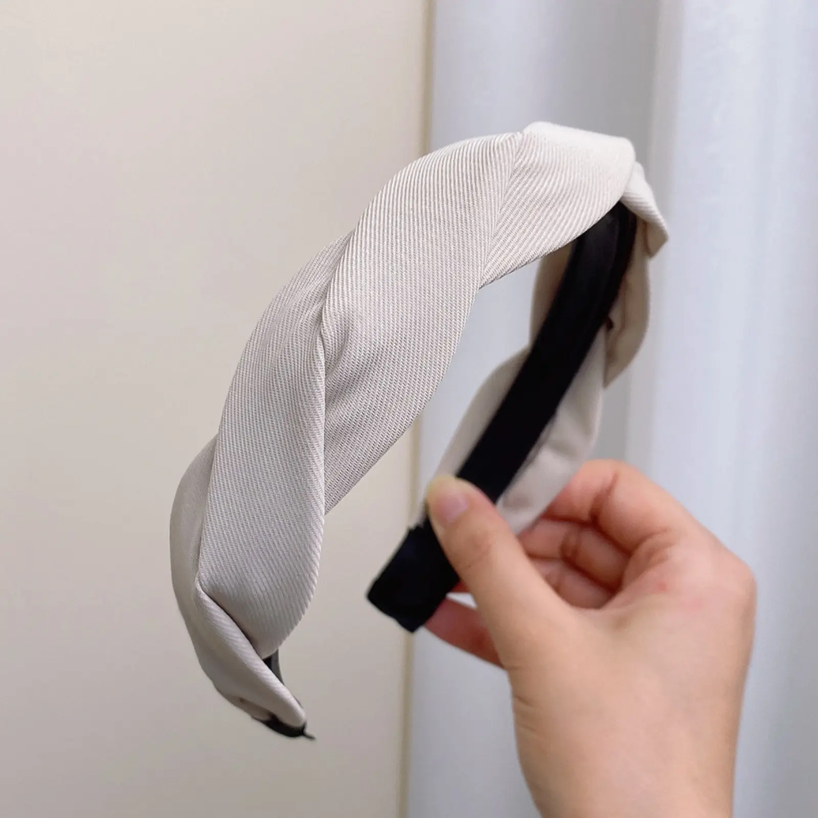 Retro Braided Headband - Outdoor Sports Hair Accessory for Face Washing, Hairstyling