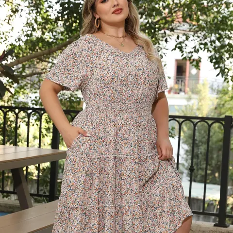 [Plus Size] All Over Print Floral Short Sleeve Dress, Casual Fashionable Dress, Casual Boho Style, Casual Classy V Neck Boho Summer Holiday Bohemian Dress for Summer, Women's Plus Clothing for Daily Wear
