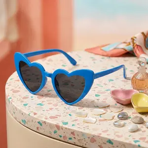 Women's Heart-Shaped Sunglasses - Rainbow Lens Fashion Accessory Perfect for Halloween Wedding Valentine's Day Party Costume Cosplay Festival Celebration Fun Novelty Eyewear Gift