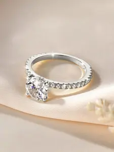 2-carat round moissanite ring, set in 14k gold with four prongs, suitable for daily commuting, vacation, dating, and also serves as an exquisite and surprising small gift, Solitaire ring