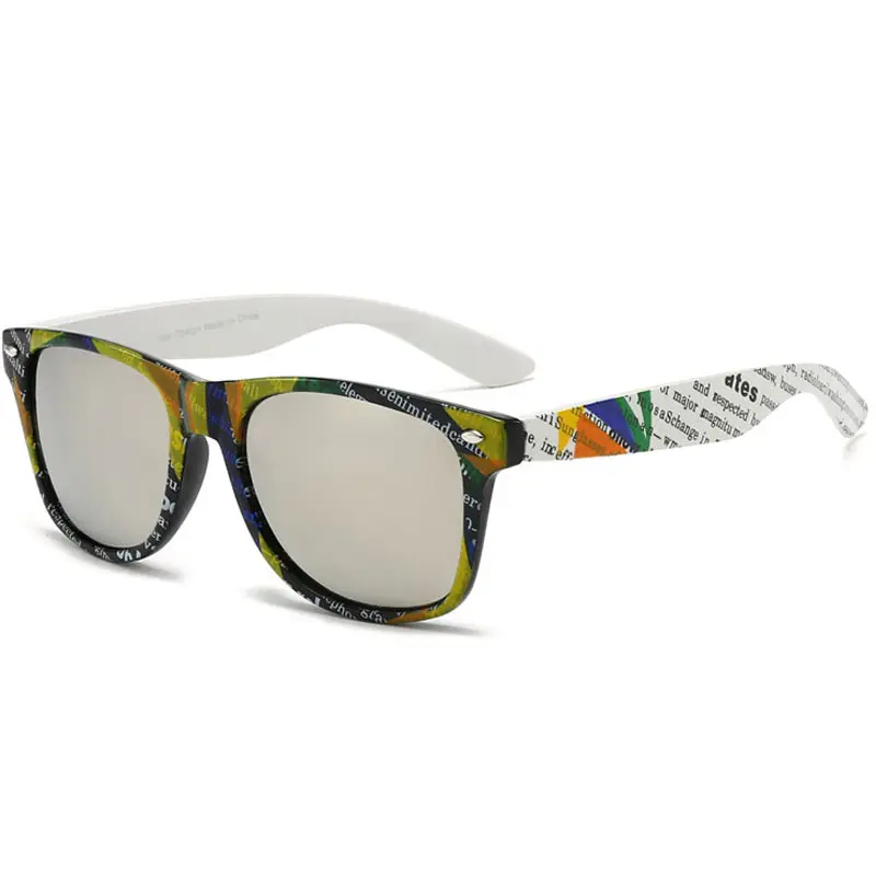 Retro Design with Colorful Rainbow Letters and Camo Pattern – Stylish Square Reflective Sunglasses for Both Men and Women. Equipped with UV400 Polycarbonate Lenses and Durable Metal Hinges, Perfect for Family Trips and Outdoor Group Activities