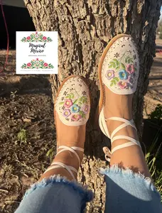 Huarache sandal lace up embroidered beige color/ leather sandals women/ huarache shoe women/ Mexico huarache women/wedding sandals