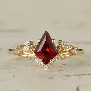 Red garnet diamond-shaped ring for women, light luxury niche design, palace style, gold inlaid with zirconia jewelry