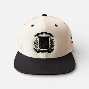 Escudo Snapback Hat