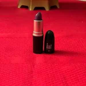 Plum lipstick -Matte Long-lasting