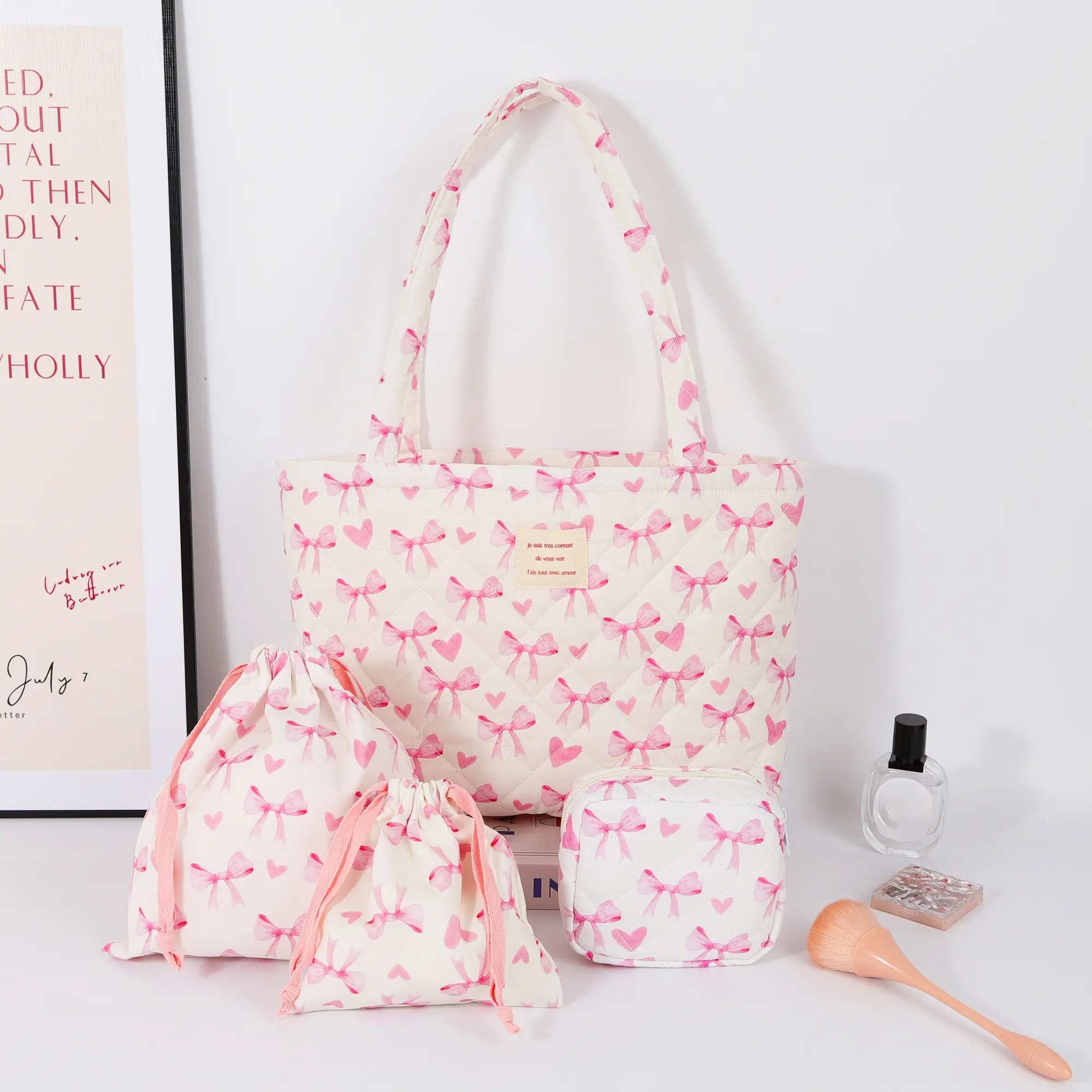 3 pcs Makeup Bags, Travel Makeup Bags Organizers, Pouch, Printed Floral Patchwork Quilted One-Shoulder ToteBag Large Capacity ShoppingBag For Travel And Vacation Essentials Cosmetics Toiletry Storage Bag, Friend Gift Bag Set