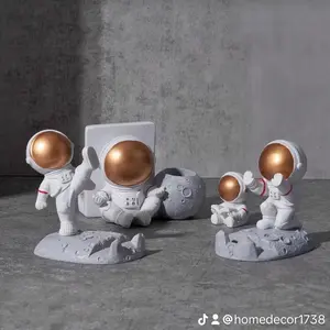 Astronaut Phone Holder