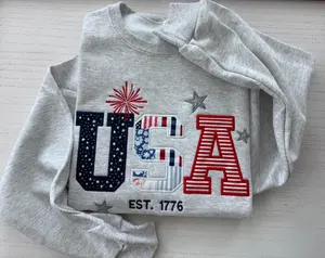 USA Applique Crewneck Sweatshirt, Patriotic Americana Embroidered Pullover, EST 1776 Graphic Sweatshirt, Vintage USA Crewneck, 4th of July Patriotic Apparel, American Pride Gift