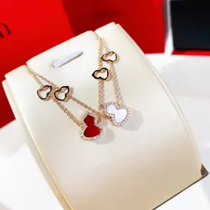 New V-Gold 18K Rose Gold Mini Gourd Bracelet, Hollow Three-Gourd Design White Shell Agate Luxury Versatile Jewelry for Women
