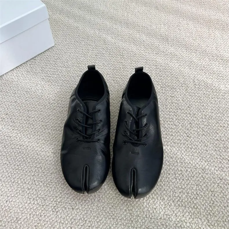 2026 Spring  Lace-Up Sheepskin Comfortable Split-Toe Loafers for Women, Fashionable Versatile Flat Comfortable Shoes