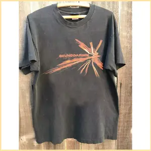 Soundgarden 2011 Tour T-Shirt - Vintage Rock Band Tee Gift for Men & Women