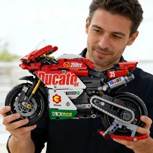 900pcs V4 Racing Motorcycle Building Blocks Set,Superbike Model with Stand,STEM Educational Toys for Teens,Gifts for Boys Girls