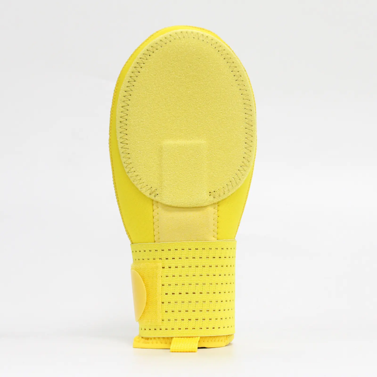 Yellow without missing fingers