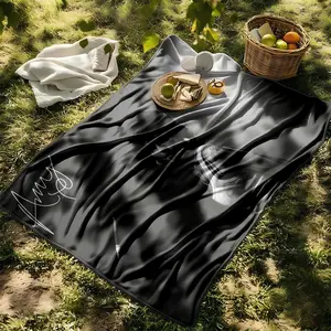 1 piece Amy Winehouse live performance black and white photo themed flannel blanket - Modern-style all-season flannel blanket, suitable for sofas and beds, super soft and comfortable, digital print design, 100% polyester material, machine washable
