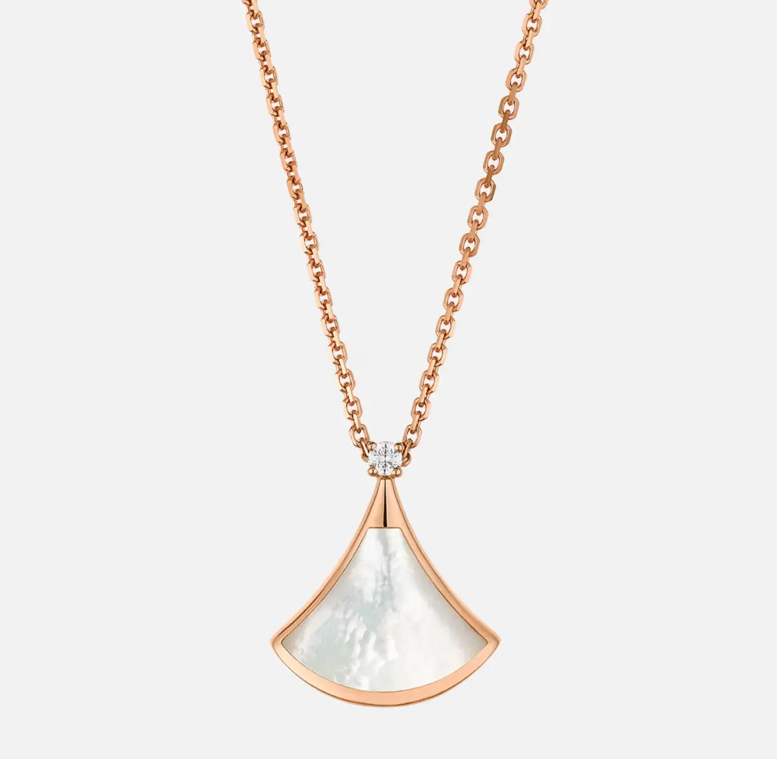 Pre-owned Bvlgari divas' dream white mop 18kt rose gold necklace