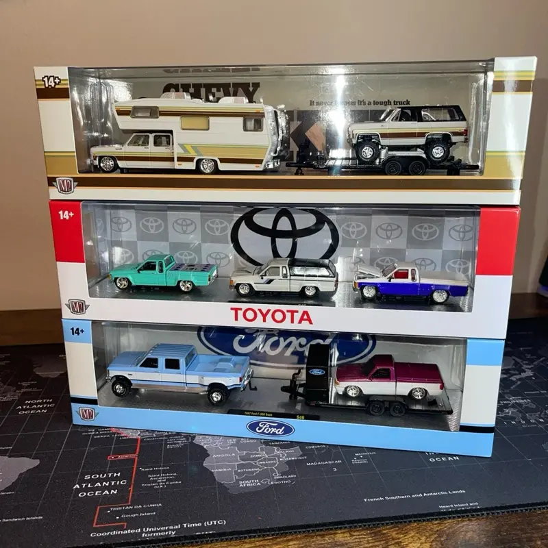 M2 Machines Hauler - Customizable Diecast Model Car Collectible for Decor, Ornaments