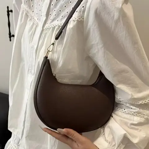 Coffee Color Crescent PU Leather Tote Bag, Fashionable Simple Solid Women's Underarm Clutch, Leather Shoulder Bags, Suitable for All Seasons, Multi Functional Portable Hobo Bag for Daily Use, Dating, Shopping And Commuting