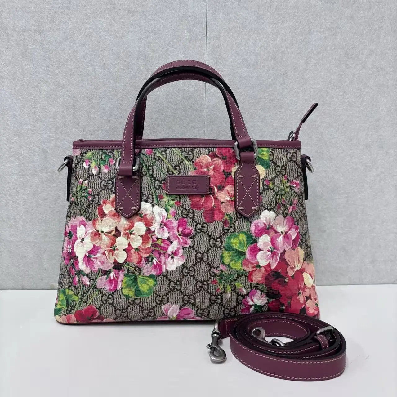 Pre-owned GUCCI monogram jingwei072