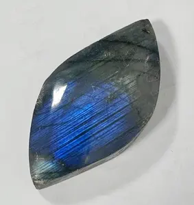 C[ 332joey] crtstal auction  small labradorite leaf shape 10g