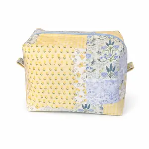 Quilted Patchwork Makeup Bag Floral Cosmetic Pouch Travel Organizer, Cottagecore Floral Makeup Bag Quilted Cosmetic Travel Pouch