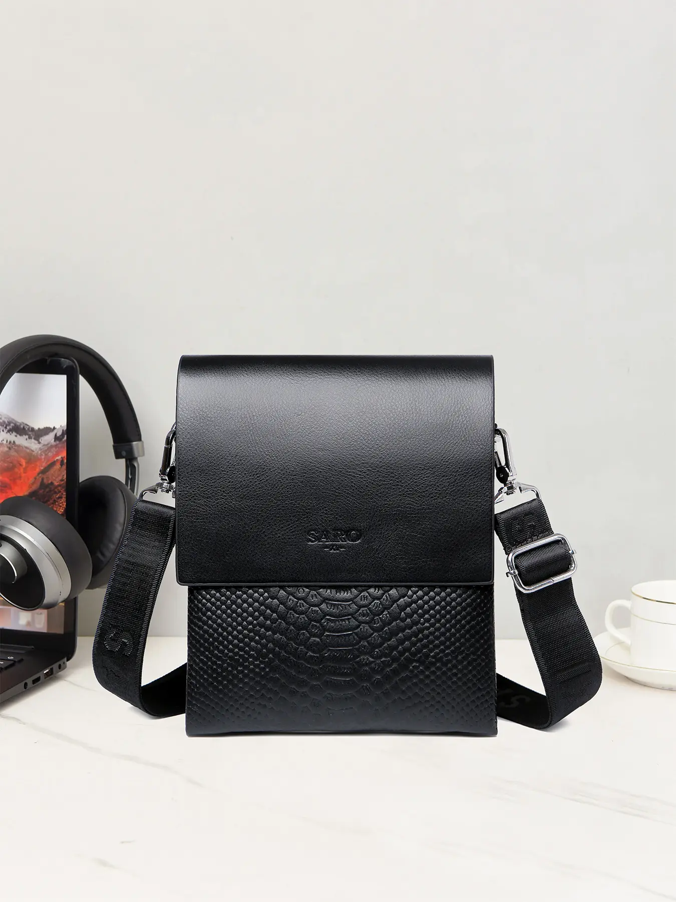 Fashionable New Men's Bag – Can Be Used as a Shoulder Bag or Crossbody Bag. It is multi-layered, lightweight and slim, in a trendy black color. This square-shaped bag is multi-functional, making it suitable for both commuting and shopping Handbag Sling Ba