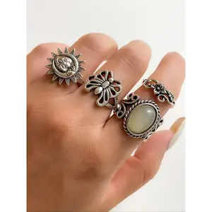 Set of 4 vintage butterfly and flower grunge ring bundles, streetwear stacking rings, fashionable all-match accessories for women and girls