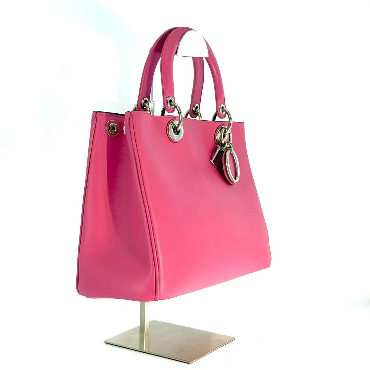 Pre-owned Dior leather Tote Bags Calfskin Medium Diorissimo Bag Fuchsia JV00375