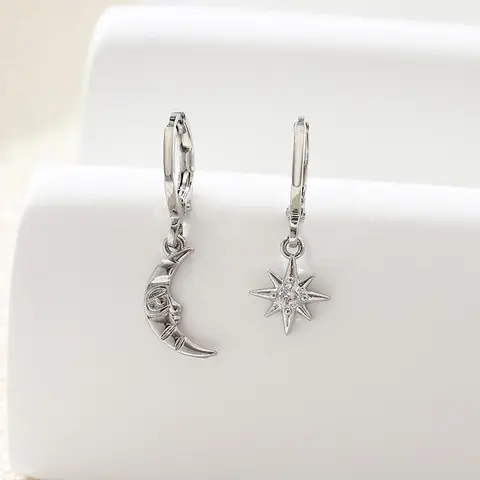 2pcs/set Women's Elegant Star & Moon Design Dangle Hoop Earrings, Fashionable Asymmetrical Design Jewelry for Women, Daily Use, Girl's Temperament All-match Accessory, Earrings Dangling