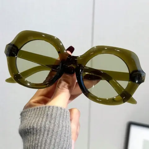 Unisex Vintage Sunglasses, Trendy Casual Sunglasses for Everyday Use, Fashionable Sunglasses, Fashion Accessories for Outdoor Activities, Trendy Beach Eyewear, Sun Protective Sunglasses, Summer Trendy Sunglasses