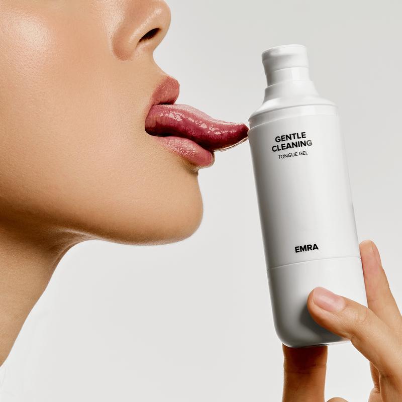 EMRA Gentle Cleaning Tongue Gel + Dual-Sided Cleaner in Black - Fluoride-Free Formula with Antibacterial Botanicals for Fresh Breath