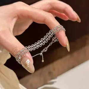Lace bracelet for women, light luxury niche design, high-end exquisite hand accessory, new style bracelet