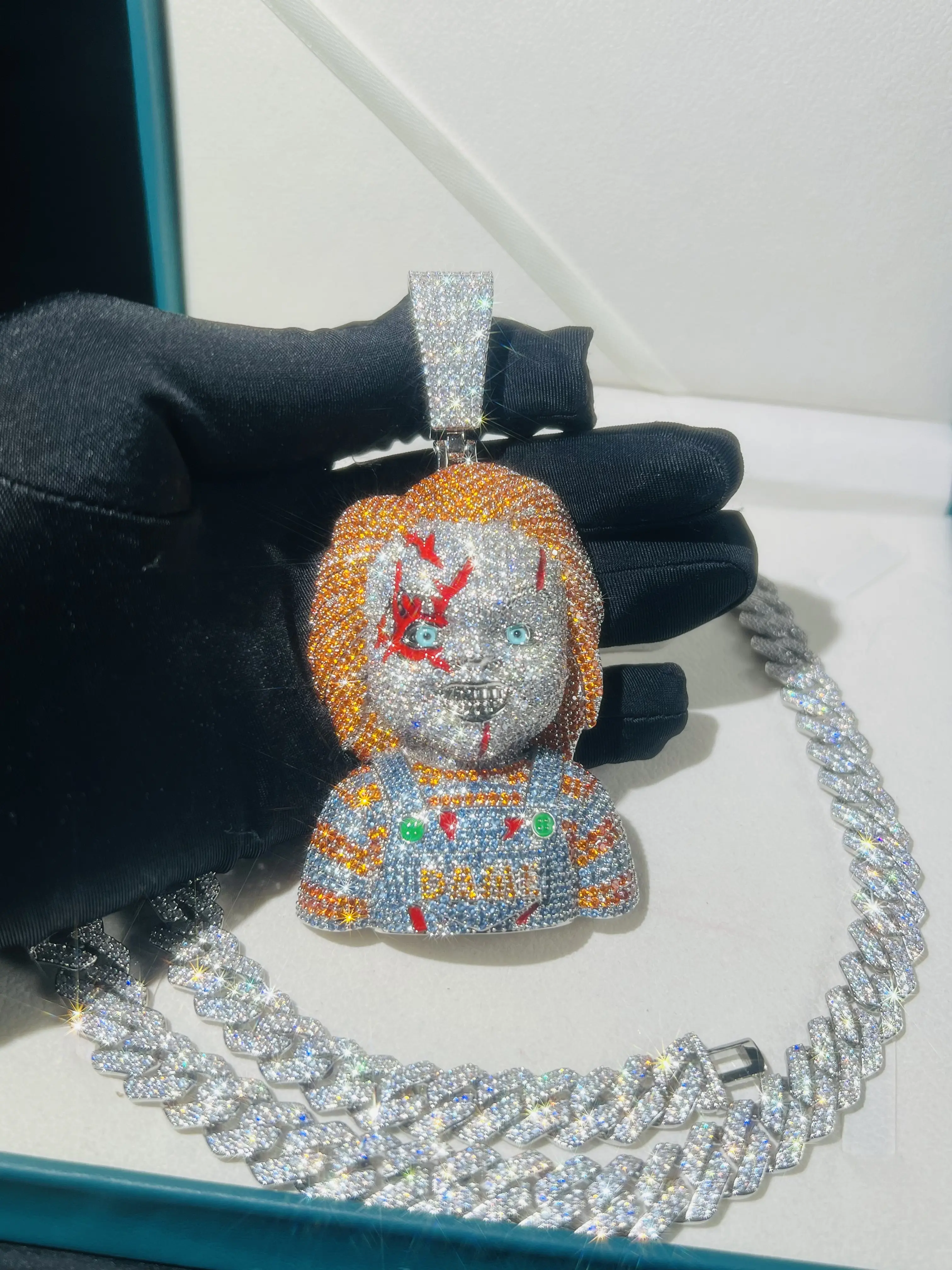 Hip-hop chilled clown pendant jewelry, loved by trendy singers, perfect for wearing to Halloween parties