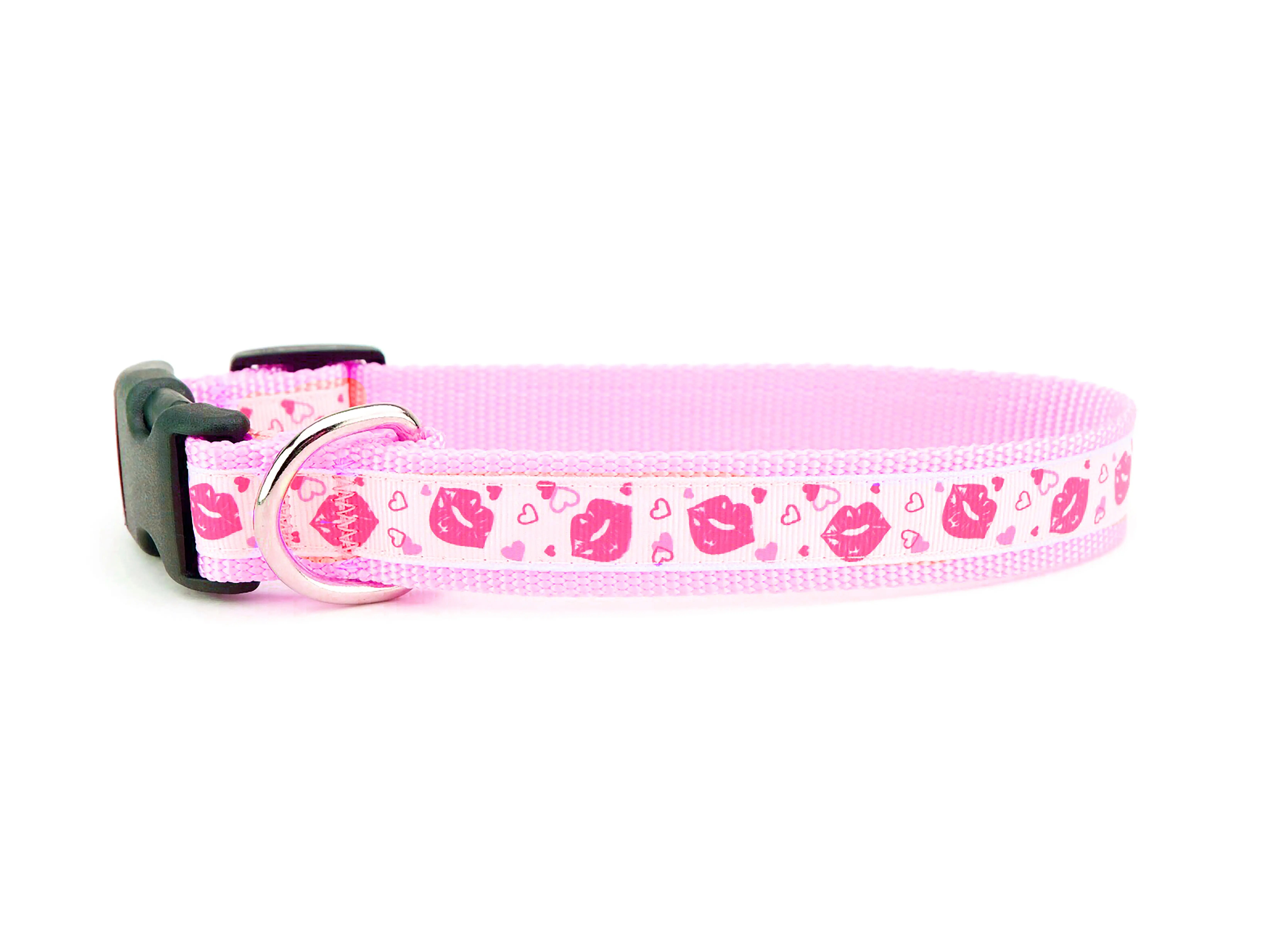Valentine's Day Dog Collar, pink kissy lips! Small, medium and large sizes and matching leashes available. Adjustable sizes, free shipping