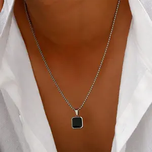 Unisex Chemical-Free Stainless Steel Choker, Black Geometric Square Pendant Costume Necklace, Fashion Accessory