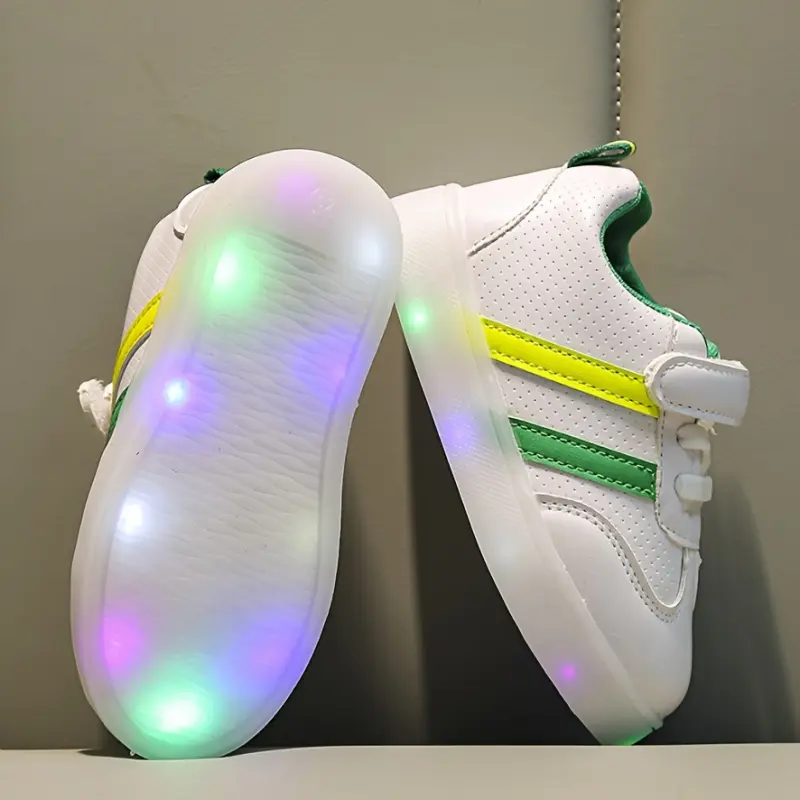 LED Light Up Shoes, Flashing Sneakers for Boys & Girls, Glow in The Dark White Casual Sports Shoes for Winter Autumn, Comfortable Fit for Casual Play