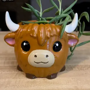 Fluffy Highland Cow Planter – Handmade Rustic Animal Pot | Perfect Gift for Plant Lovers & Cow Fans | Unique Succulent Planter
