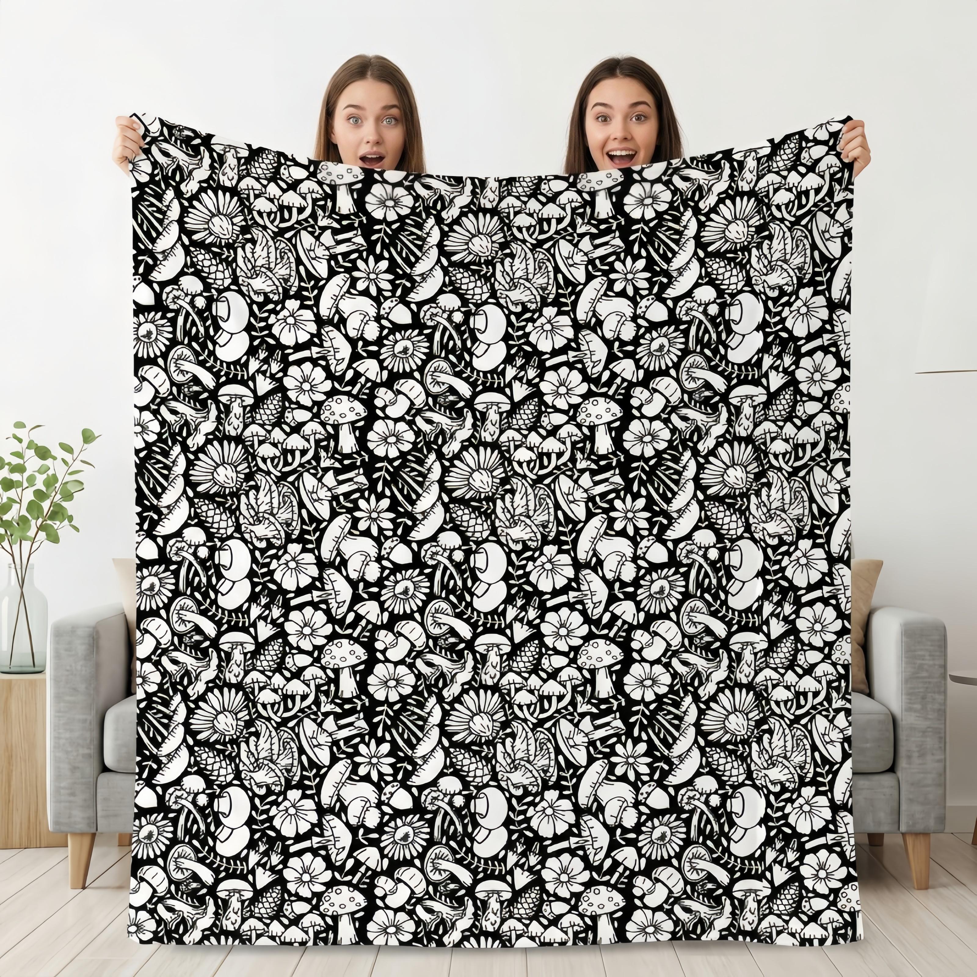 DIY Color Your Own Blanket with 24  Markers, Customizable Fuzzy Velvet Blanket for Creative Personalization, Artistic Home Decor & Cozy Gift Idea