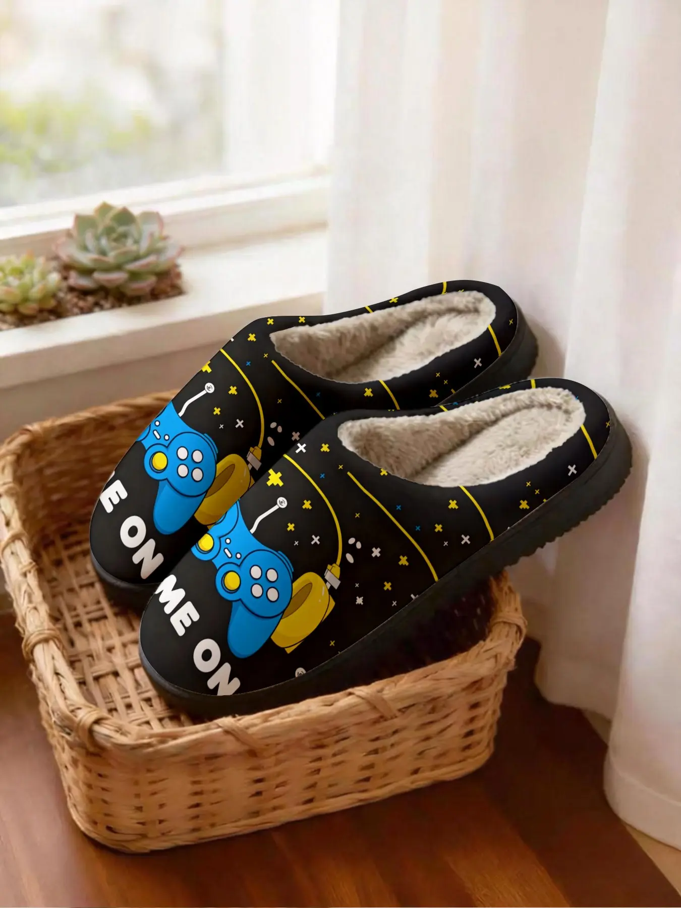🎮 1 Pair Retro Game Controller Plush Slippers | Trendy Nostalgic Gaming Style | Cloud-Like Warm Fleece + Non-Slip Thick Sole | Eye-Catching Warm Pick for Gamers & Homebodies (Fall/Winter Home Wear)