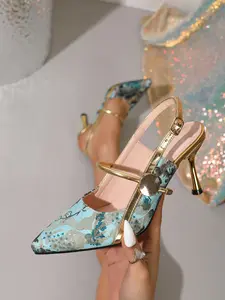 Blue Floral Embroidered Low Heel Sandals, Fashionable Heeled Sandals, Pointed Toe Metal Buckle Back Design, Elegant Commuter High Heels for Dating