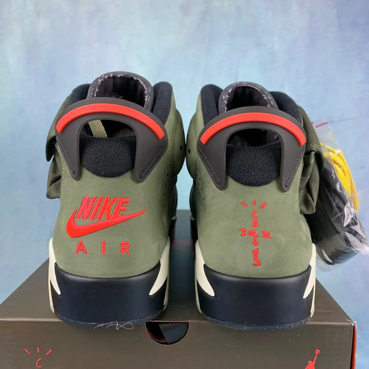 Brand New Sealed Unisex Khaki Tan Distressed Canvas High Top Retro Basketball Sneakers, Brown Flat Laces Red Accent Cushion Outsole Breathable Mesh Side Panel Casual Street Sports Shoes With Original Shoe Box