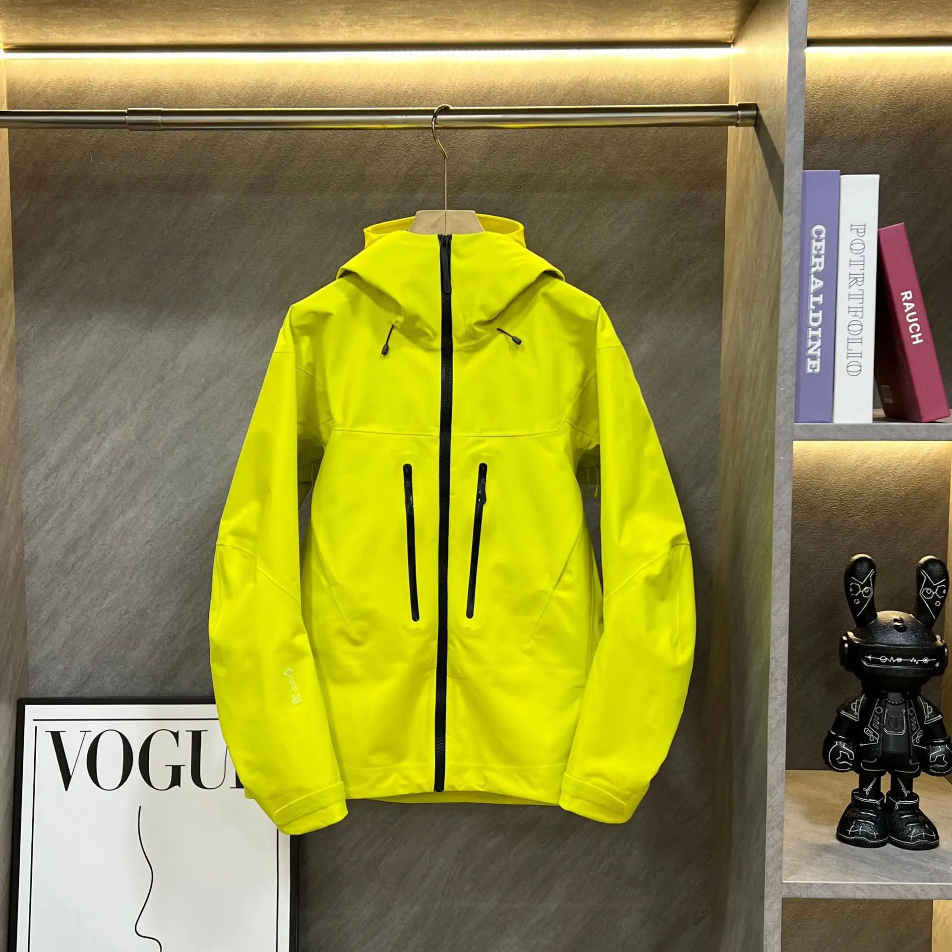 Men's and women's outdoor hardshell windproof and waterproof jacket, with down lining, workwear Men's and women's outdoor hardshell windproof and waterproof jacket, with down lining, workwear